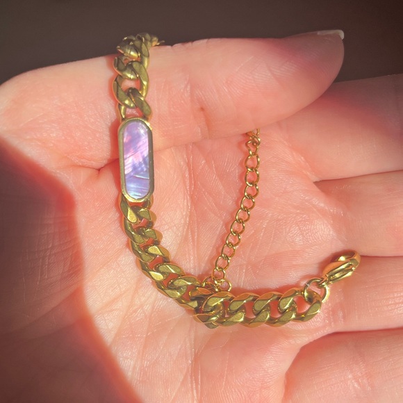 Gold Chain link adjustable bracelet with purple flashy inlay. New without tags. - Picture 4 of 9
